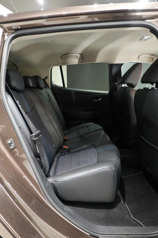 SJNFAAZE1U0032773 2018 NISSAN LEAF-2