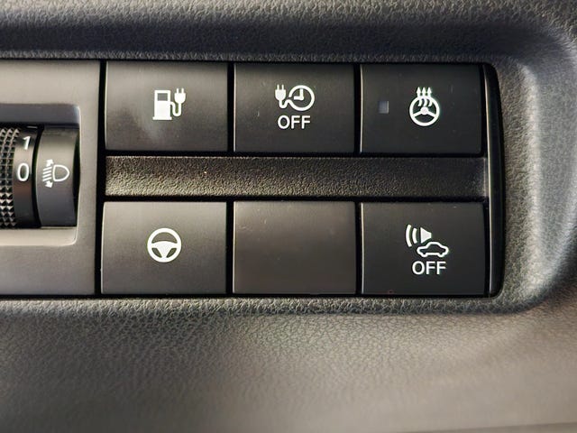 2021 NISSAN LEAF - 28