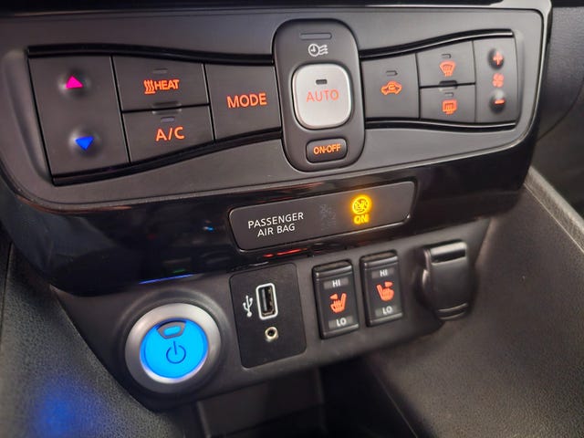 2021 NISSAN LEAF - 26