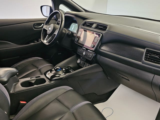 2021 NISSAN LEAF - 19