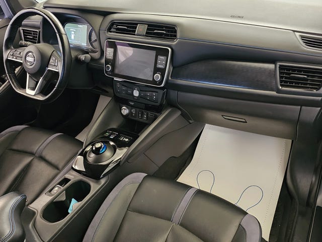 2021 NISSAN LEAF - 18