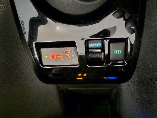 2021 NISSAN LEAF - 27