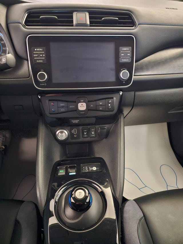 2021 NISSAN LEAF - 24