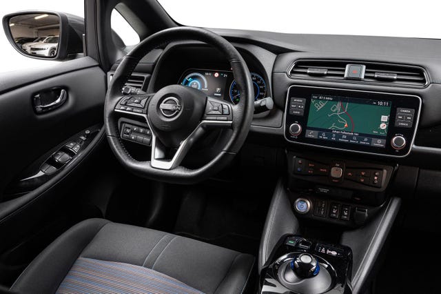 2022 NISSAN LEAF - 25