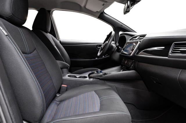 2022 NISSAN LEAF - 24