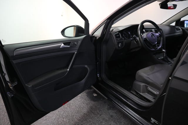 2018 VOLKSWAGEN GOLF - 16