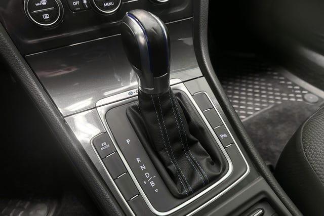 2019 VOLKSWAGEN GOLF - 14