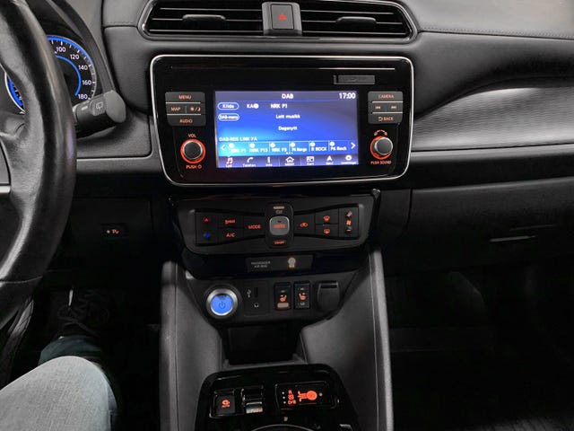 2018 NISSAN LEAF - 10