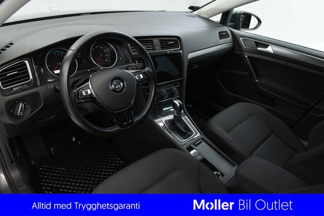 2019 VOLKSWAGEN GOLF - 19