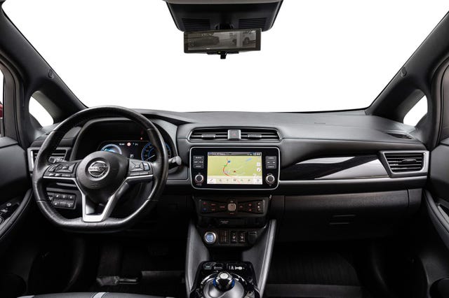 2021 NISSAN LEAF - 10