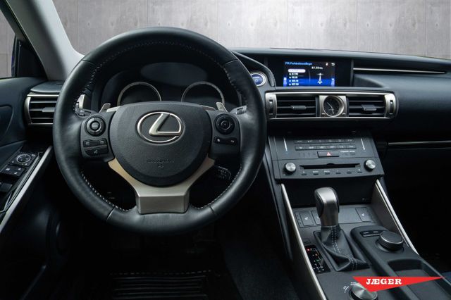 2015 LEXUS IS - 11