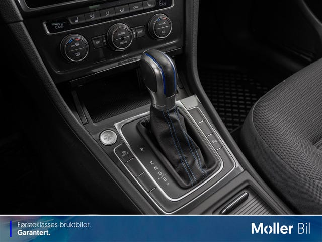2019 VOLKSWAGEN GOLF - 19