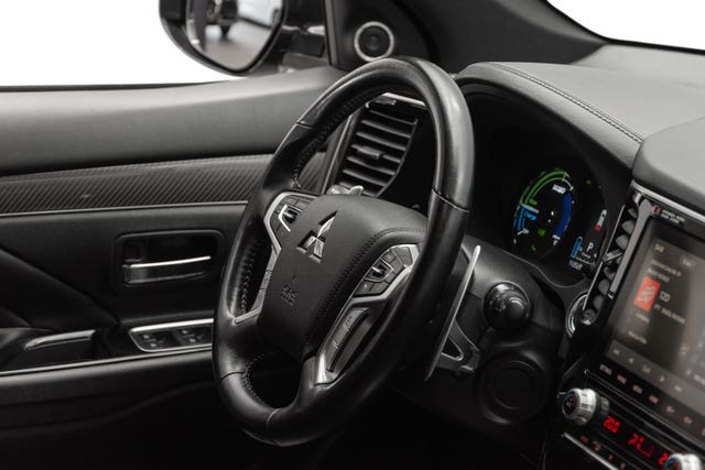 2020 MITSUBISHI OUTLANDER - 23