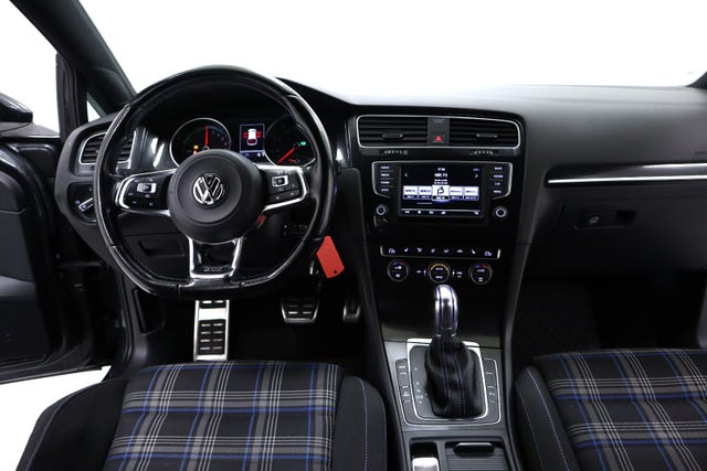 2015 VOLKSWAGEN GOLF - 11
