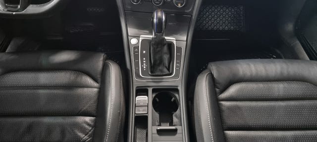 2019 VOLKSWAGEN GOLF - 18
