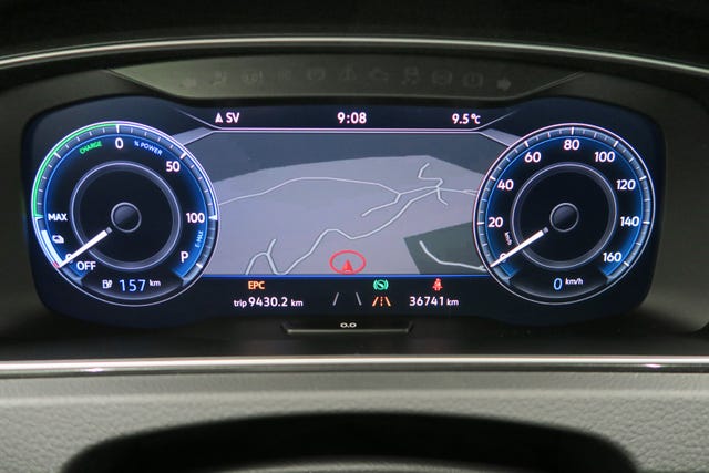2019 VOLKSWAGEN GOLF - 24