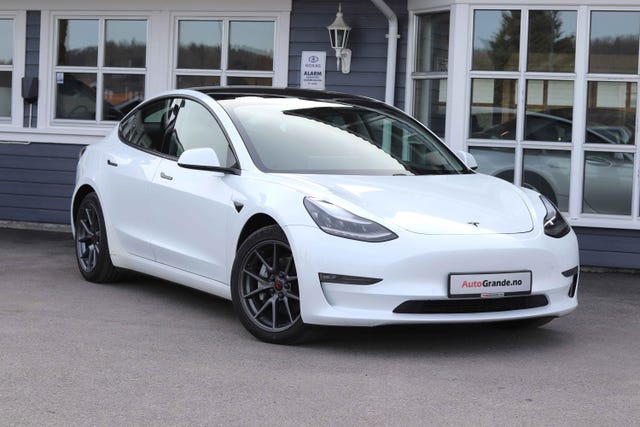 5YJ3E7EB2MF834019 2021 TESLA MODEL 3-0