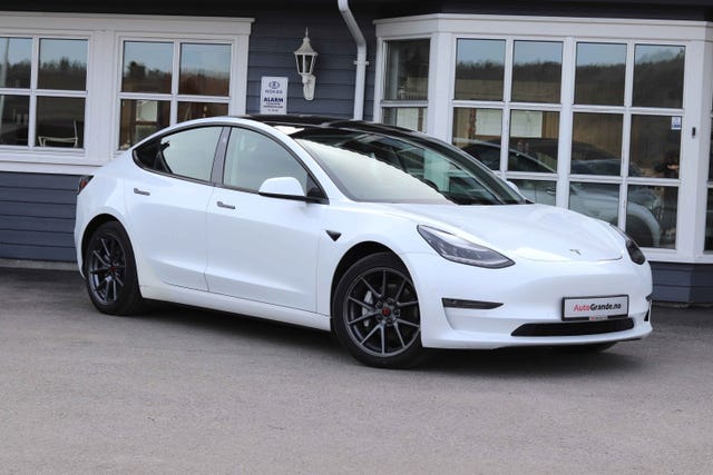 5YJ3E7EB2MF834019 2021 TESLA MODEL 3-2