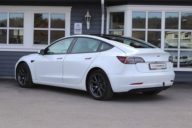5YJ3E7EB2MF834019 2021 TESLA MODEL 3-4