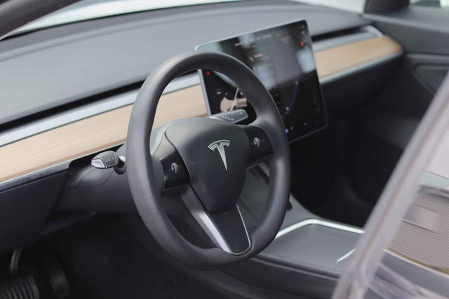 5YJ3E7EB2MF834019 2021 TESLA MODEL 3-5