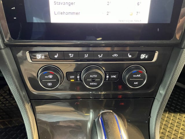 2019 VOLKSWAGEN GOLF - 24