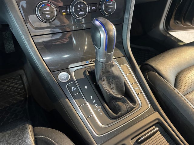 2019 VOLKSWAGEN GOLF - 23