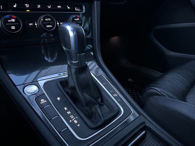 2019 VOLKSWAGEN GOLF - 28