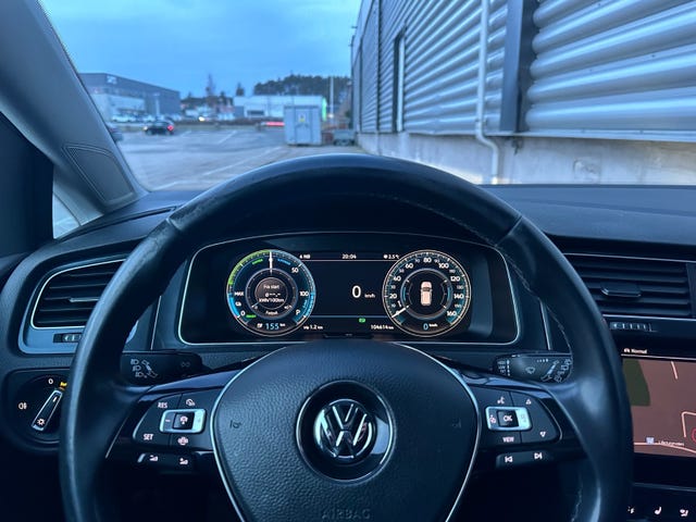 2019 VOLKSWAGEN GOLF - 19