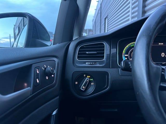 2019 VOLKSWAGEN GOLF - 26