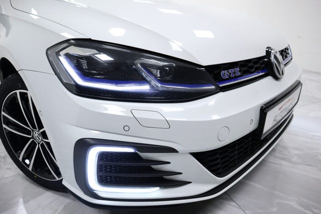 WVWZZZAUZJW802731 2018 VOLKSWAGEN GOLF-2
