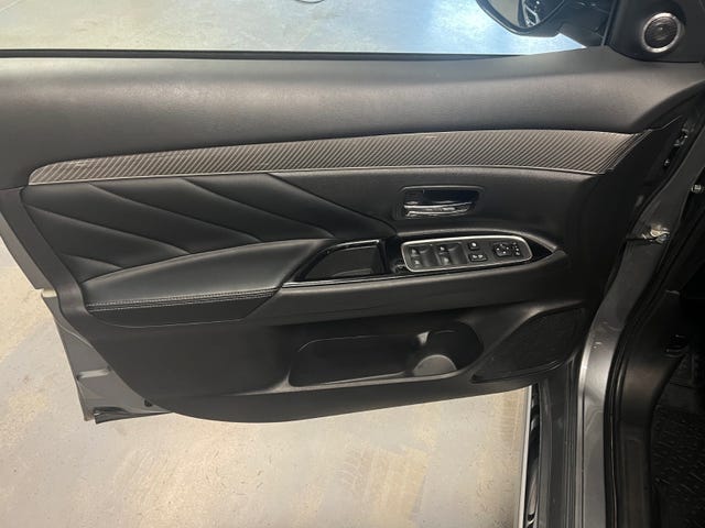 2020 MITSUBISHI OUTLANDER - 24