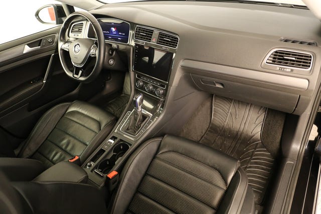 2018 VOLKSWAGEN GOLF - 30