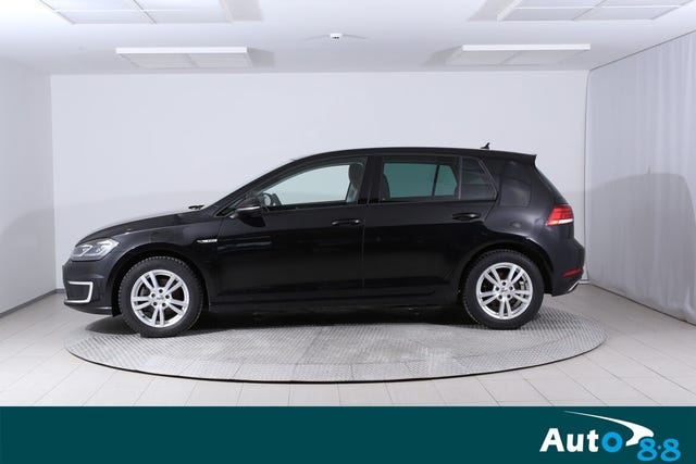 WVWZZZAUZJ8906645 2018 VOLKSWAGEN GOLF-2