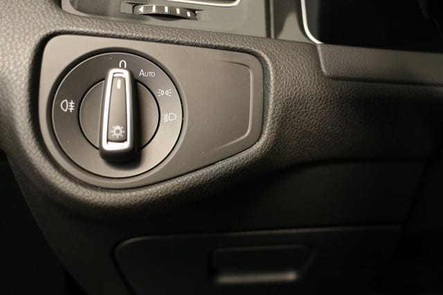 2018 VOLKSWAGEN GOLF - 19