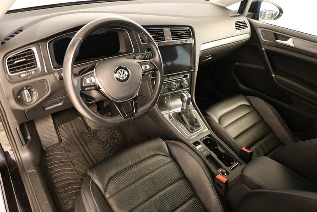2018 VOLKSWAGEN GOLF - 16