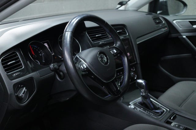 2018 VOLKSWAGEN GOLF - 18