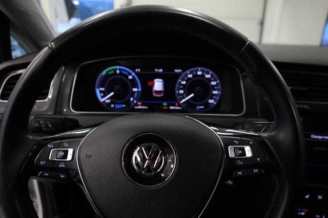 2018 VOLKSWAGEN GOLF - 10