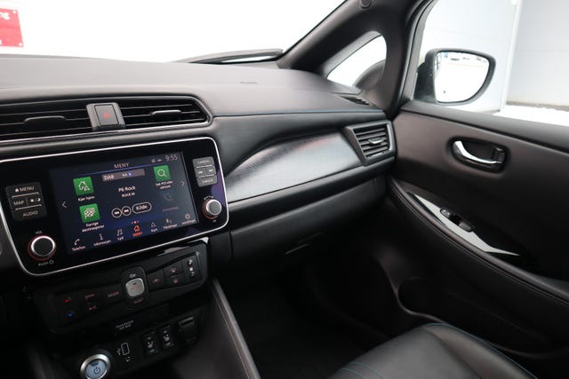 2021 NISSAN LEAF - 21