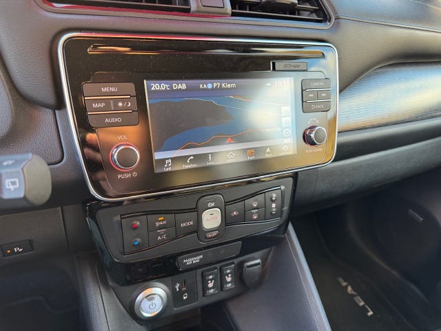 2018 NISSAN LEAF - 19