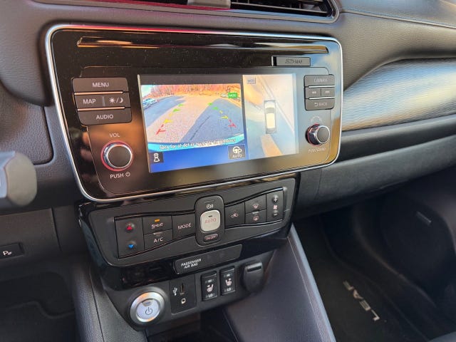 2018 NISSAN LEAF - 18