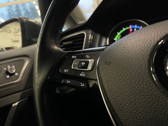2018 VOLKSWAGEN GOLF - 19