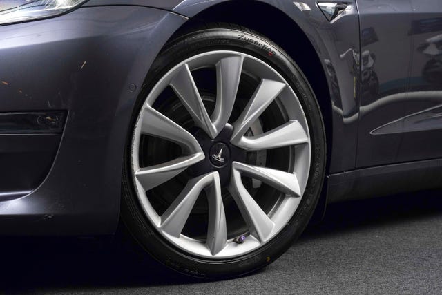 2019 TESLA MODEL 3 - 10