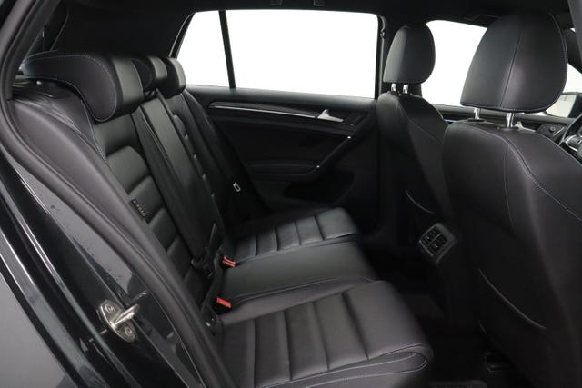 2015 VOLKSWAGEN GOLF - 24