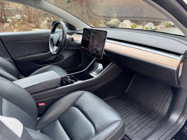 2019 TESLA MODEL 3 - 24
