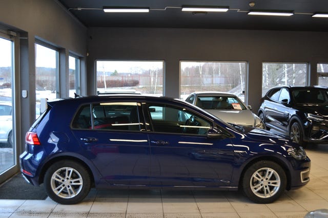 WVWZZZAUZJW907972 2018 VOLKSWAGEN GOLF-3