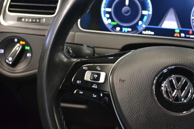 2018 VOLKSWAGEN GOLF - 16