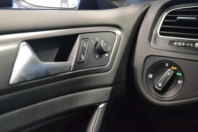 2018 VOLKSWAGEN GOLF - 18