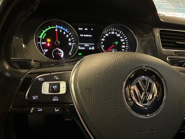 2015 VOLKSWAGEN GOLF - 10