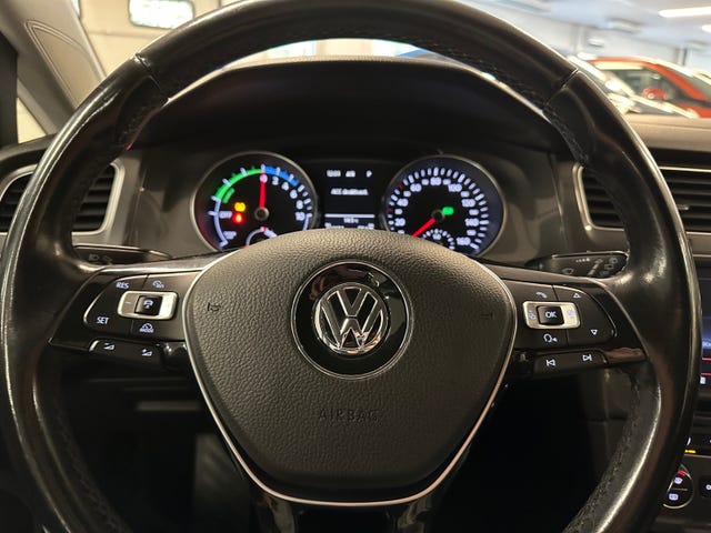 2015 VOLKSWAGEN GOLF - 8