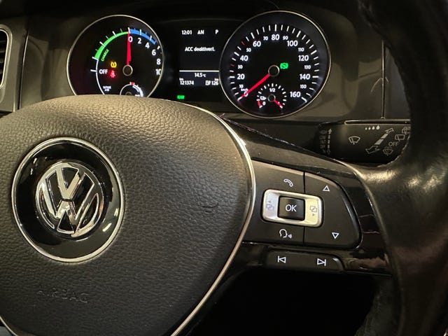 2015 VOLKSWAGEN GOLF - 11